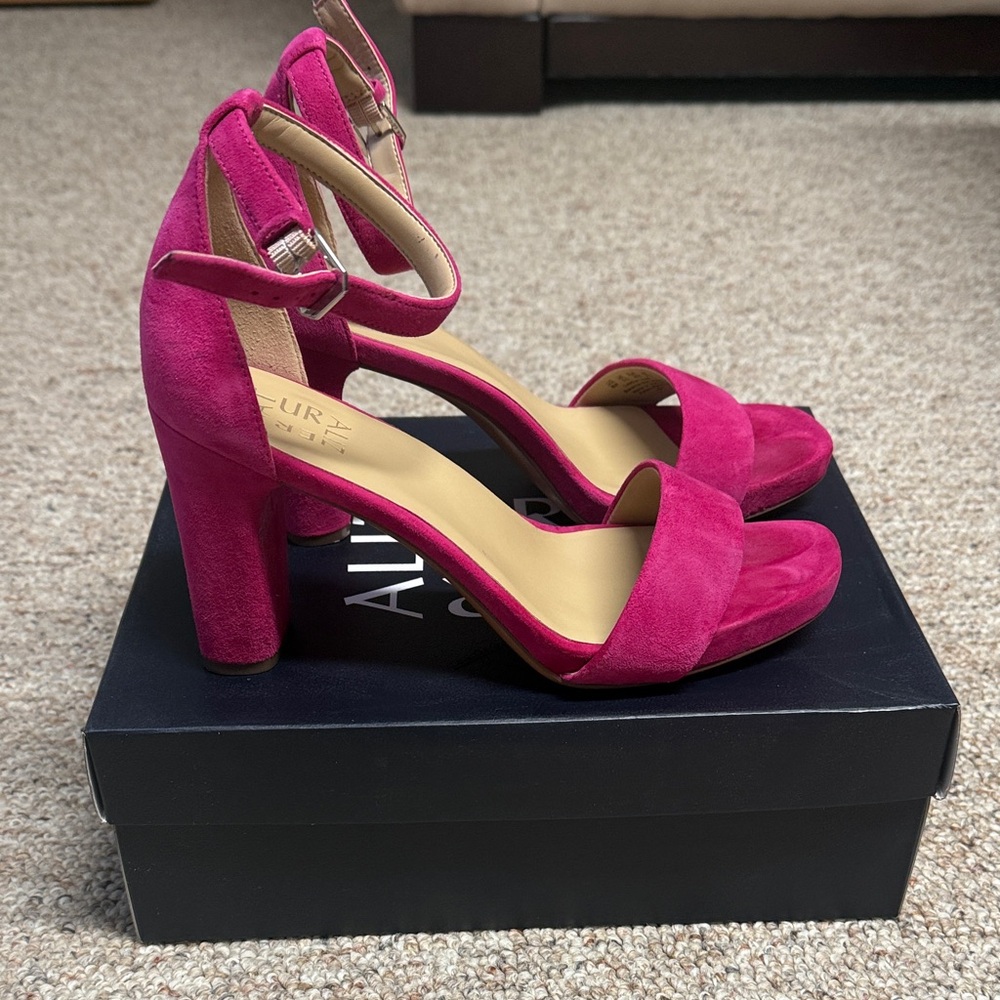 Naturalizer Joy Suede Sandals